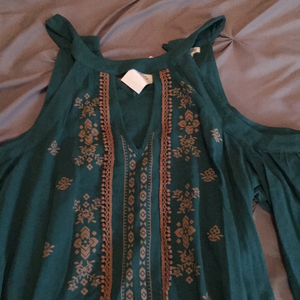 Top - Picture 2 of 2